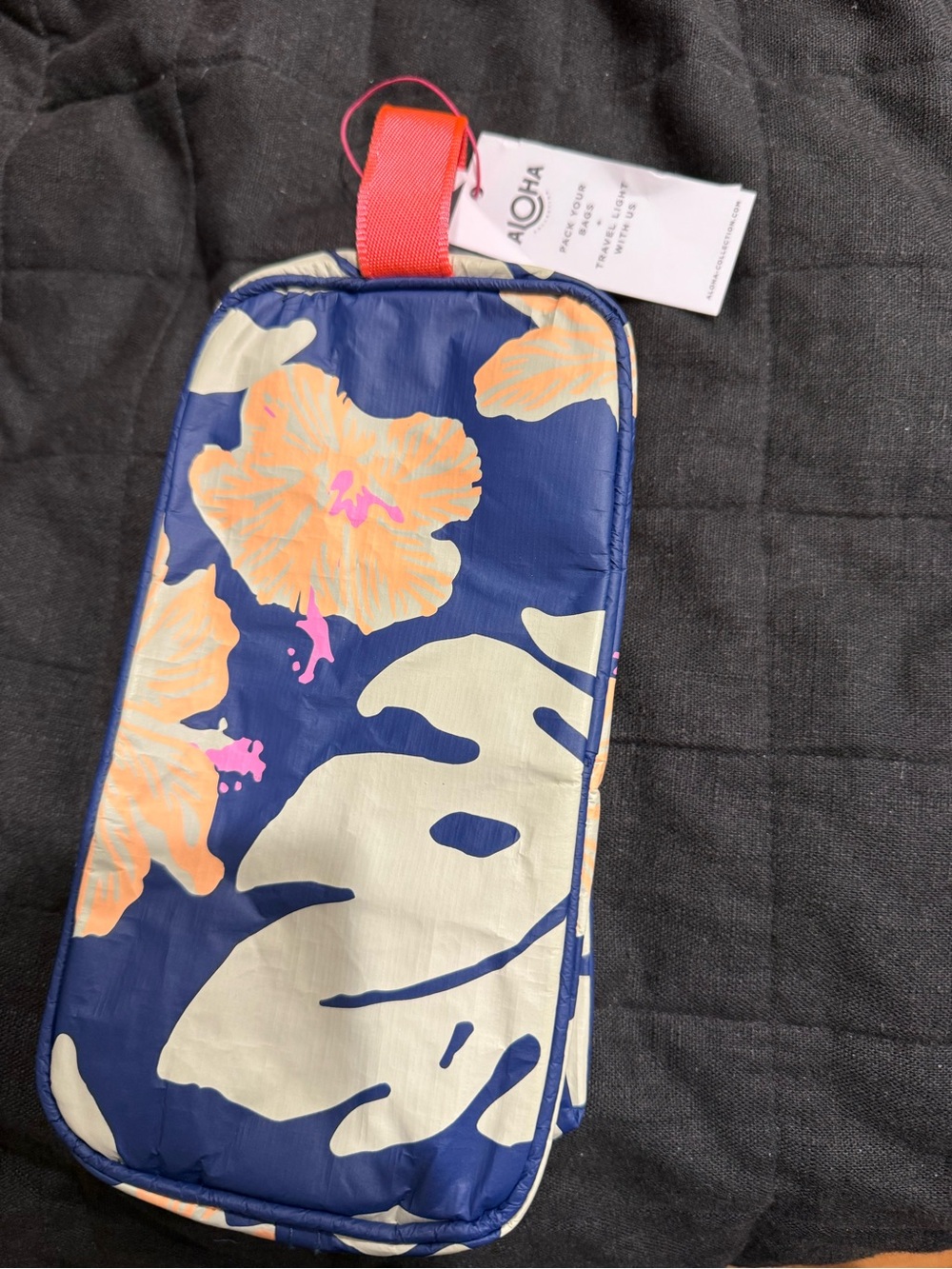 ALOHA Collection bundle!! Day tripper and Travel Dopp Kit bag, current,NWT - Picture 3 of 8